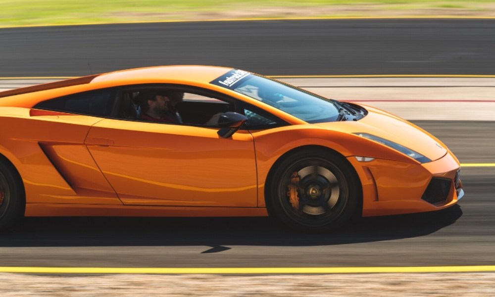 Toro Lamborghini Supercar Drive - 6 Laps - Sydney