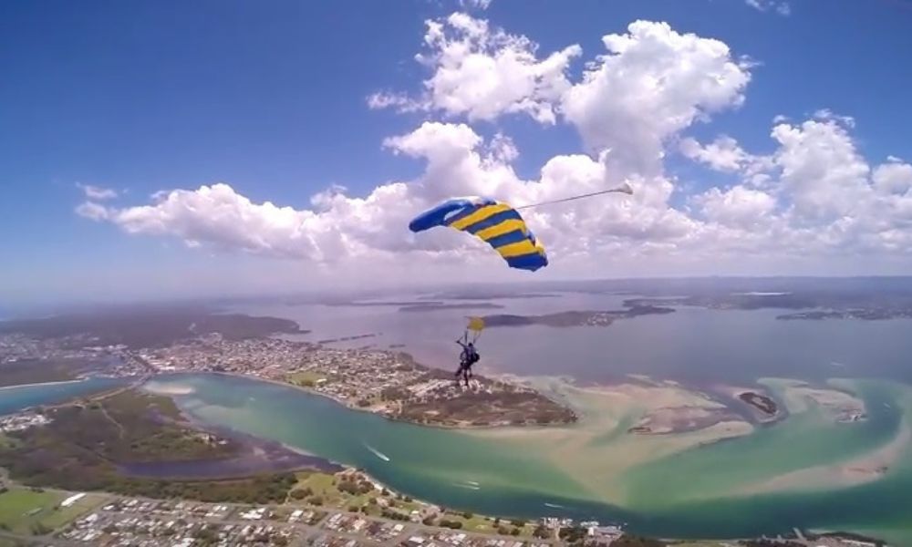 Newcastle up to 15,000ft Tandem Skydive Weekday with Transfer